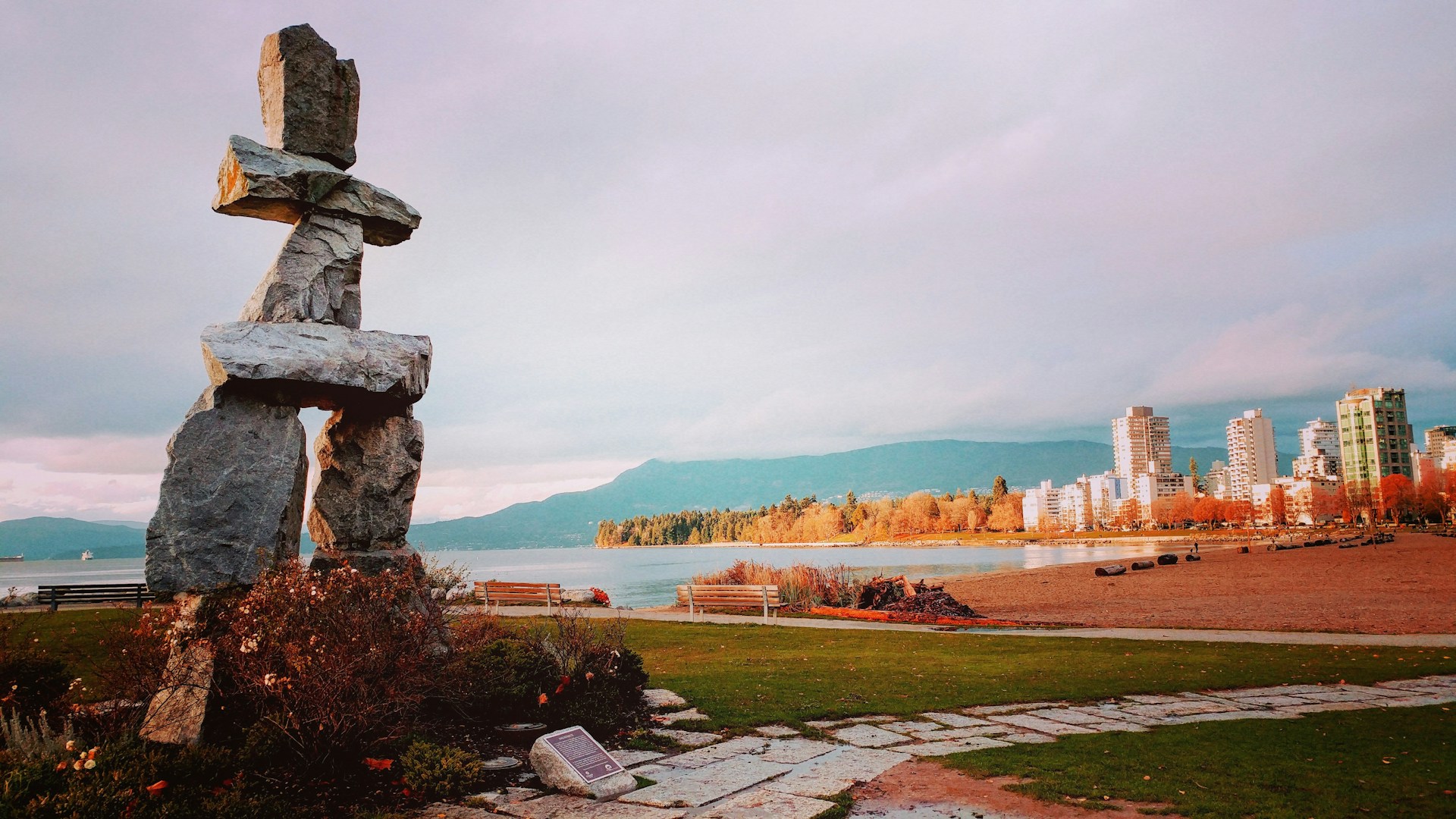 The Inukshuk statue in Vancouver's English Bay 